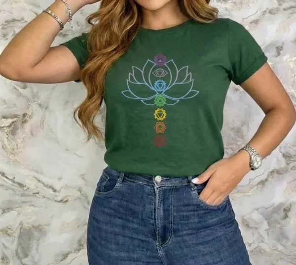 FT-852 (1) Detalle de los símbolos de poder y la geometría sagrada en nuestras camisetas ancestrales de moda consciente.