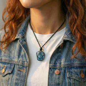 collar-piedra-proteccion-cristal-claridad.jpg Collar Piedra de Protección 'El Cristal de la Claridad' de El Camino del Jaguar, amuleto mineral para blindar el aura.